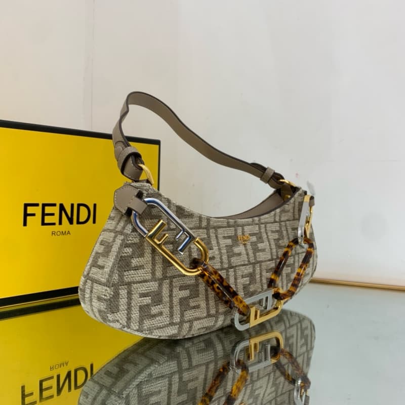 FENDI  bags | Fendi Underarm Bag | Fendi o'lock swing | 32×11×5cm | 2019 | 10008