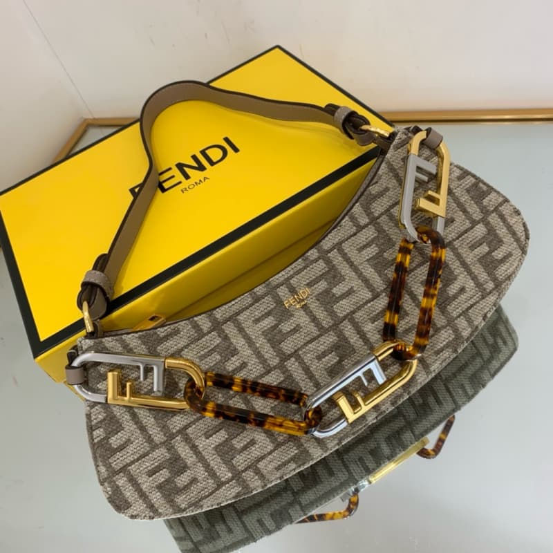 FENDI  bags | Fendi Underarm Bag | Fendi o'lock swing | 32×11×5cm | 2019 | 10008