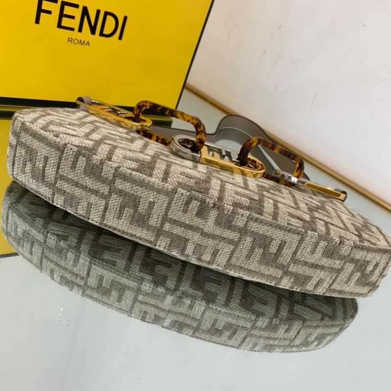 FENDI  bags | Fendi Underarm Bag | Fendi o'lock swing | 32×11×5cm | 2019 | 10008