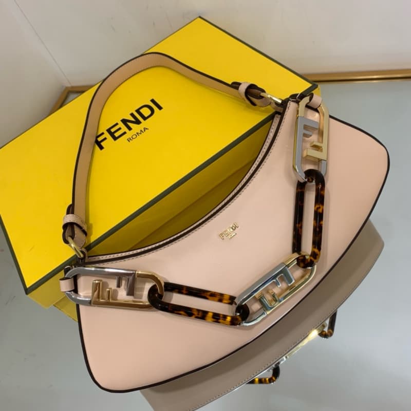 FENDI  bags | Fendi Underarm Bag | Fendi o'lock swing | 32×11×5cm | 2018 | 10009