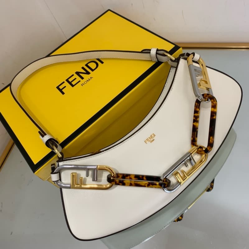 FENDI  bags | Fendi Underarm Bag | Fendi o'lock swing | 32×11×5cm | 2018 | 10009