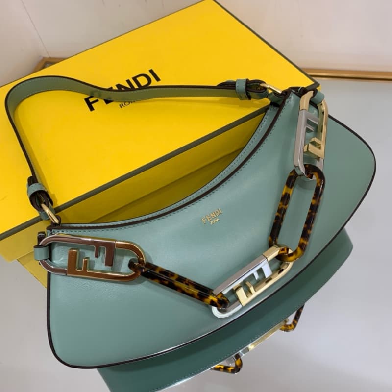 FENDI  bags | Fendi Underarm Bag | Fendi o'lock swing | 32×11×5cm | 2018 | 10009