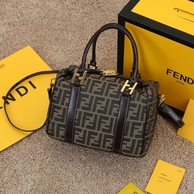 FENDI bags | Fendi's versatile tote lunch box bag | 25×15×15cm | 19129 | 10025