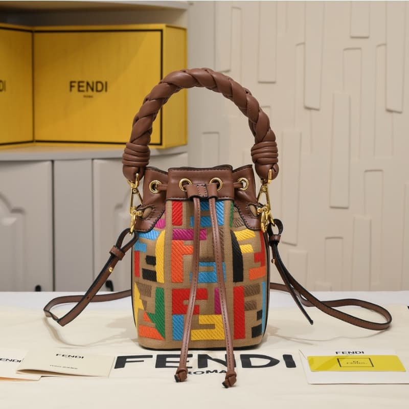 FENDI bags | FENDI's small bucket bag | 0189 | 10026