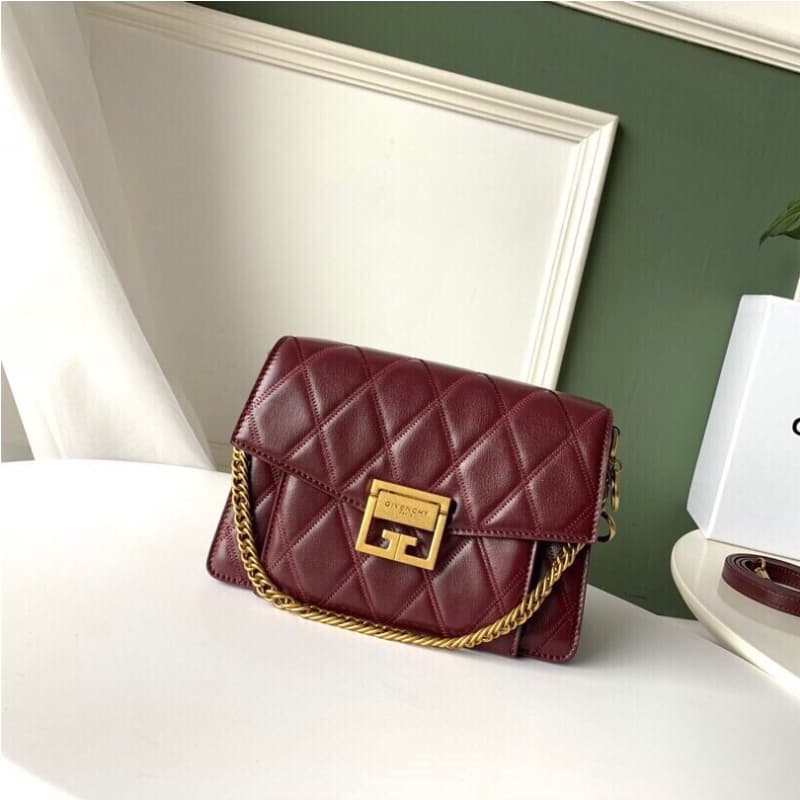 GIVENCHY bags | GV3 | Quilted | Shiny sheepskin | 21.2 × 14 × 7cm | 11007