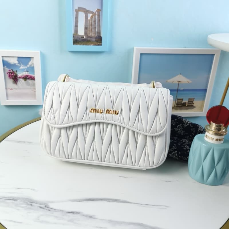 MiuMiu bags | Miulogo | Matelasse lamb leather | 21×12.5×5cm | 5BD140 | 13041