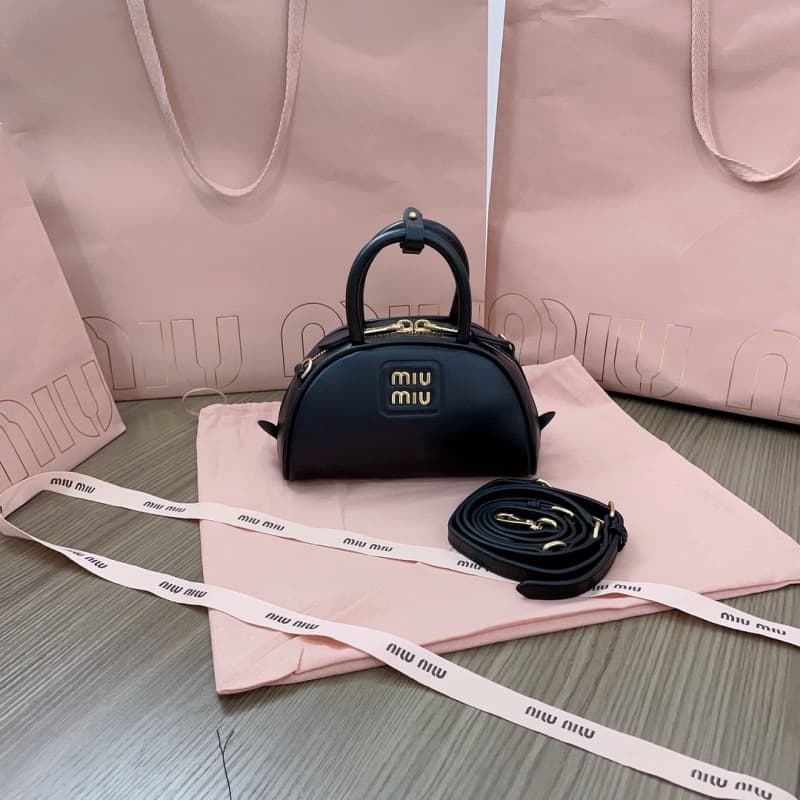 MiuMiu bags | MiuMiu Dumpling Bag | 18×11.5×8cm | 5BP085 | 13049