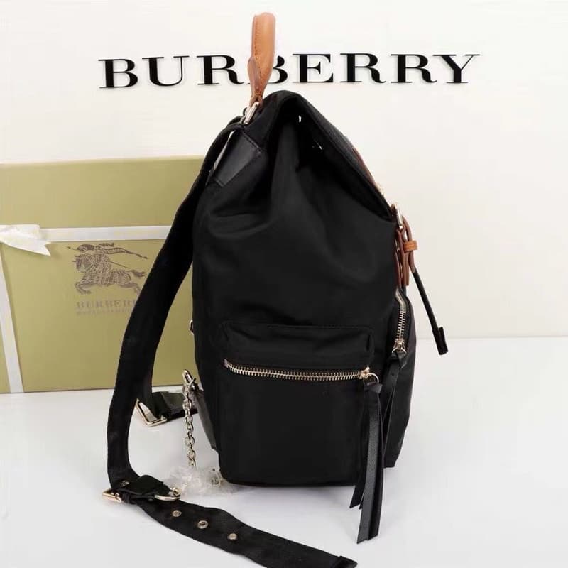 Burberry bags | The Rucksack Military Backpack | 26/35×38×16cm | 209381 | 15001