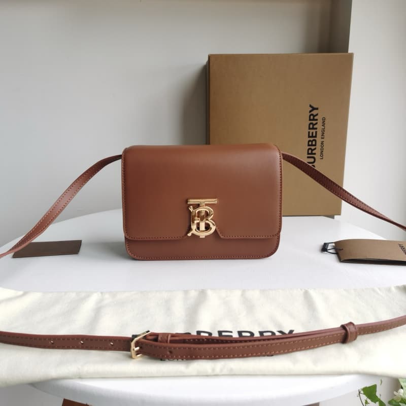 Burberry bags | TB Monogram Leather Clasp Bag  | shoulder bag | W21 x H16 x D6 cm | 3305 | 15004