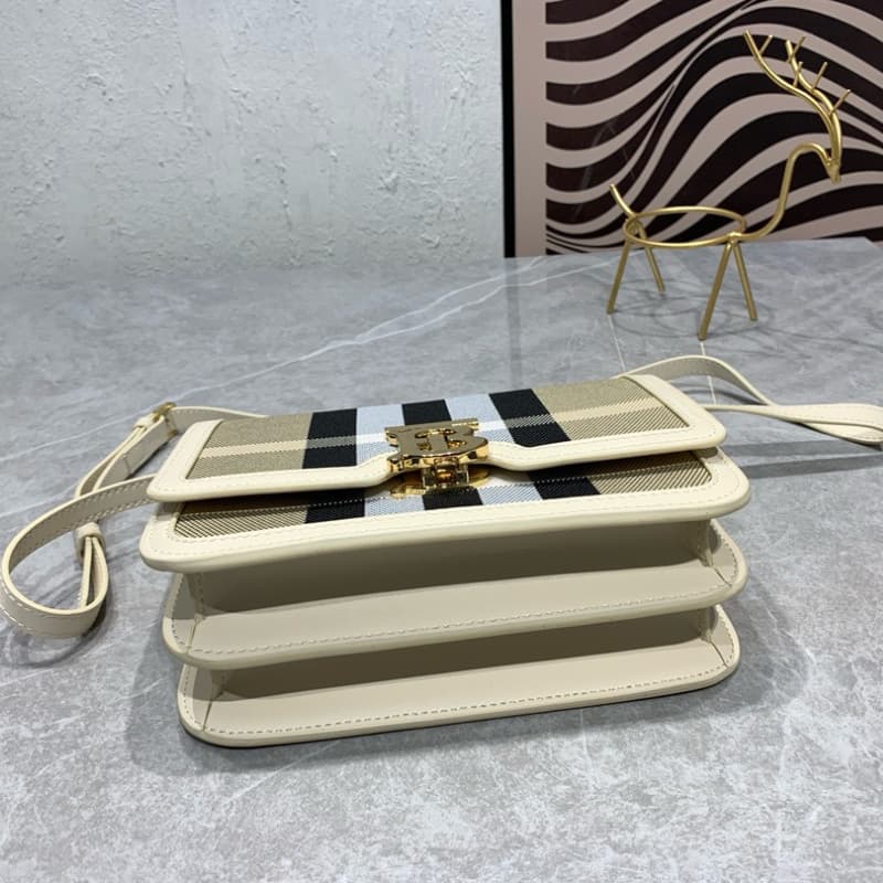 Burberry bags | TB Bag | 21×7×14 CM | 15007