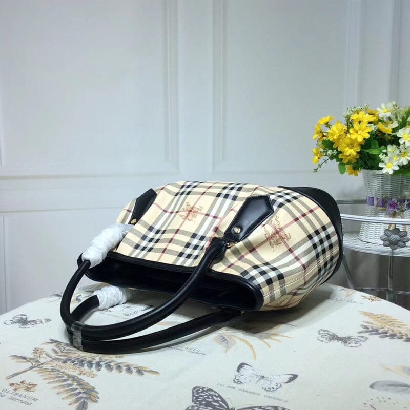 Burberry bags | The Saddle bag | 34×23×14 cm | 40831 | 15012