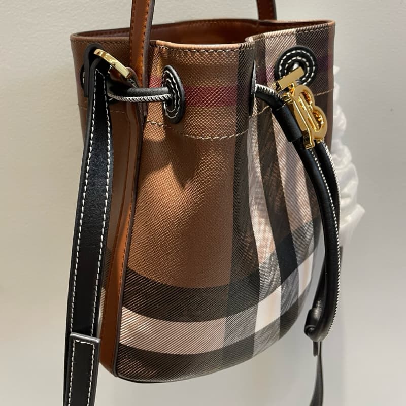 Burberry bags | Mini Drawstring Bucket Bag | 11×16.5×18.5 cm | 3306 | 15014