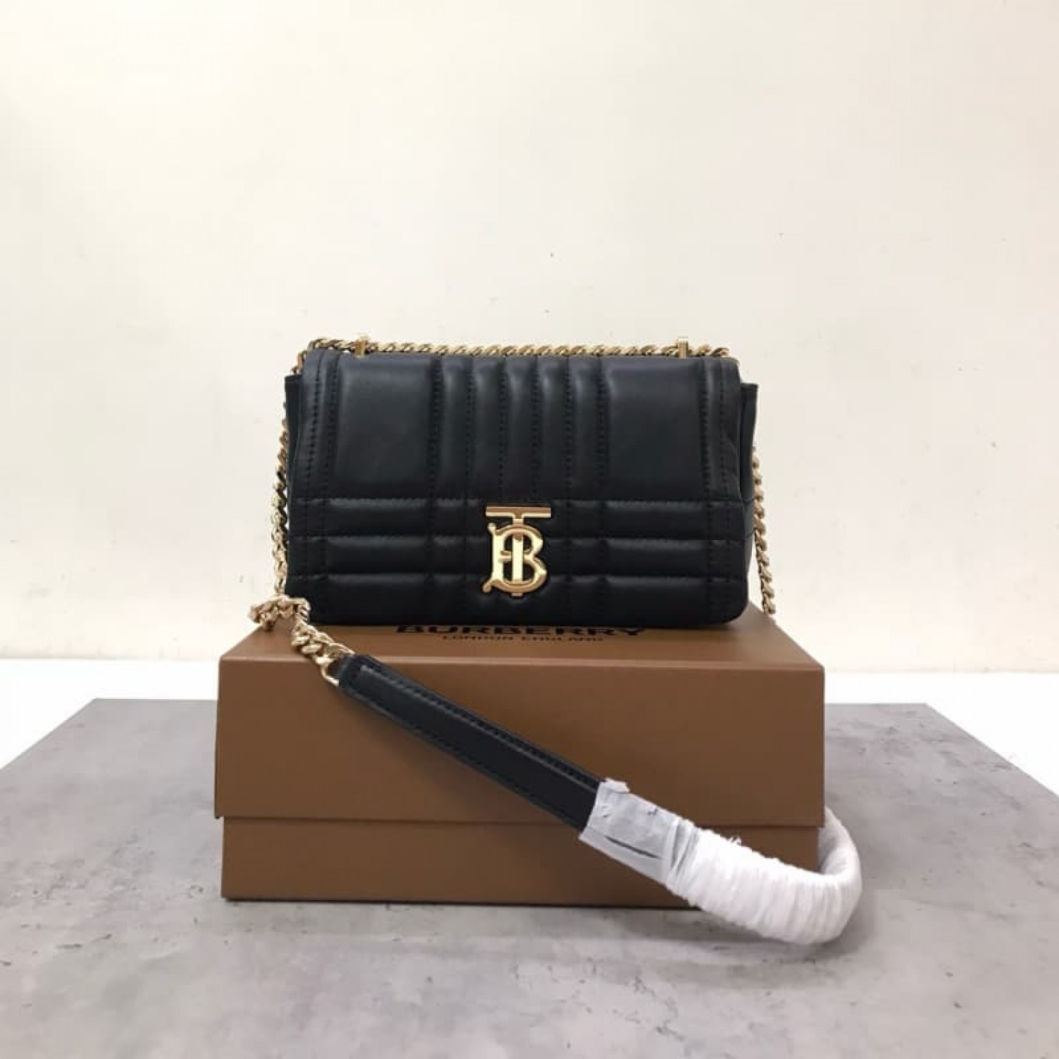 Burberry bags | Burberry Lola Bag | 23×6×13 cm | 15025