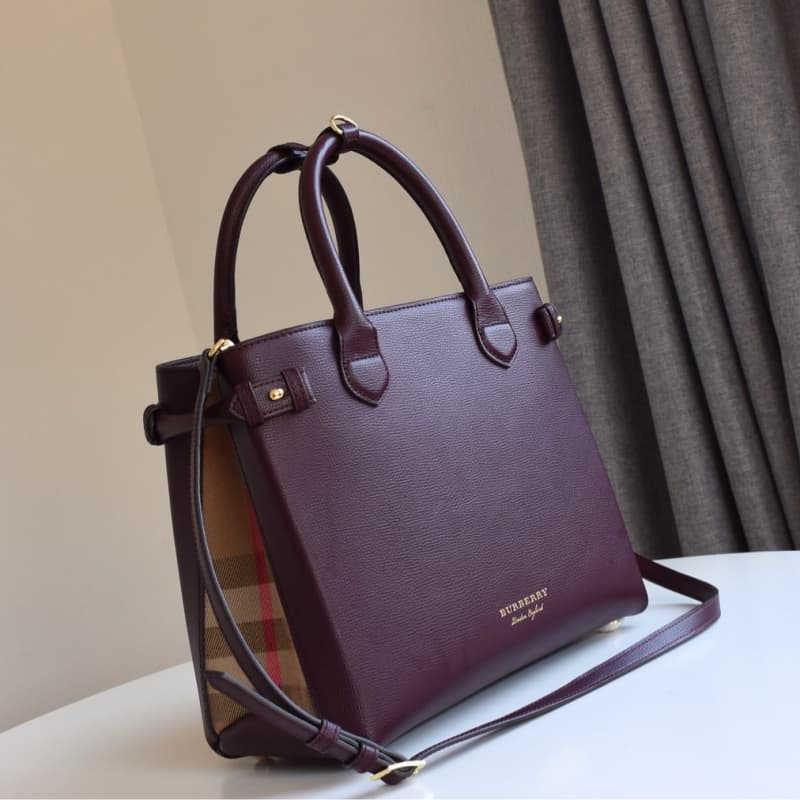 Burberry bags | The Banner handbag | 31 × 15 × 25 cm | 15030