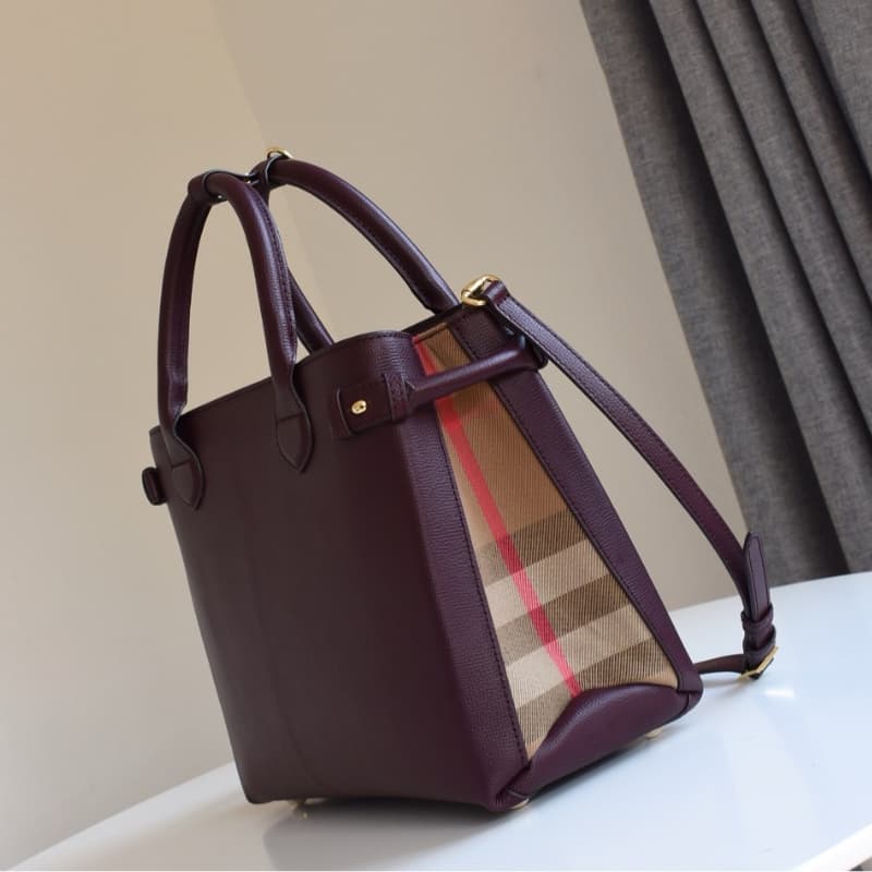 Burberry bags | The Banner handbag | 31 × 15 × 25 cm | 15030