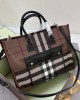 Burberry bags | spacious large tote bag | 40 × 16 × 30 cm | 209381 | 15033