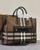 Burberry bags | spacious large tote bag | 40 × 16 × 30 cm | 209381 | 15033