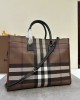 Burberry bags | spacious large tote bag | 40 × 16 × 30 cm | 209381 | 15033